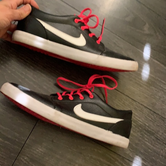 Nike women’s 7 preowned - Picture 3 of 9